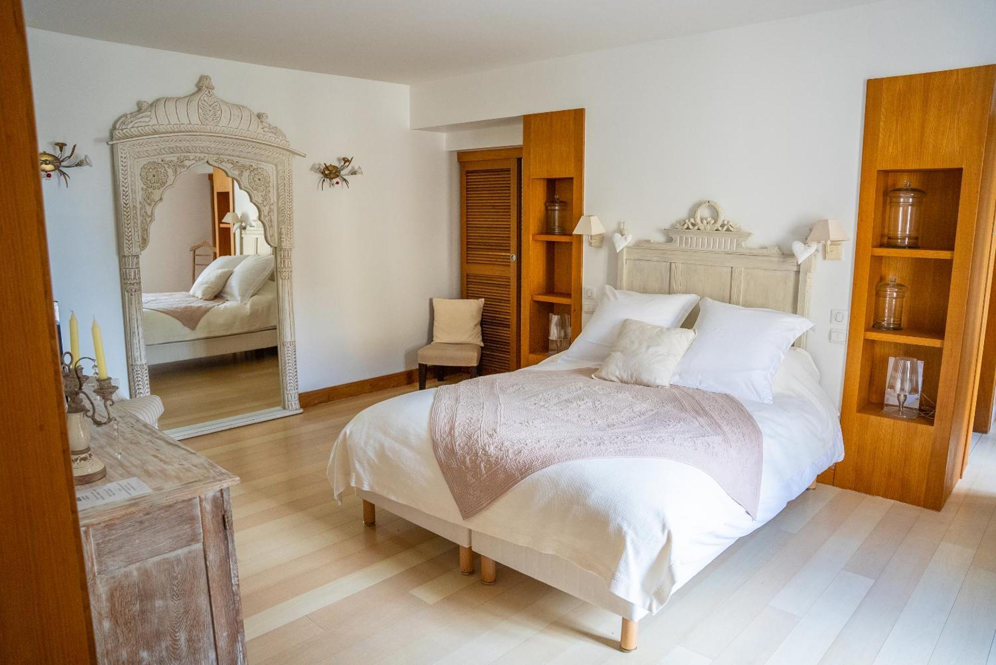 Château de Lussac Lussac (Gironde) Quarto foto