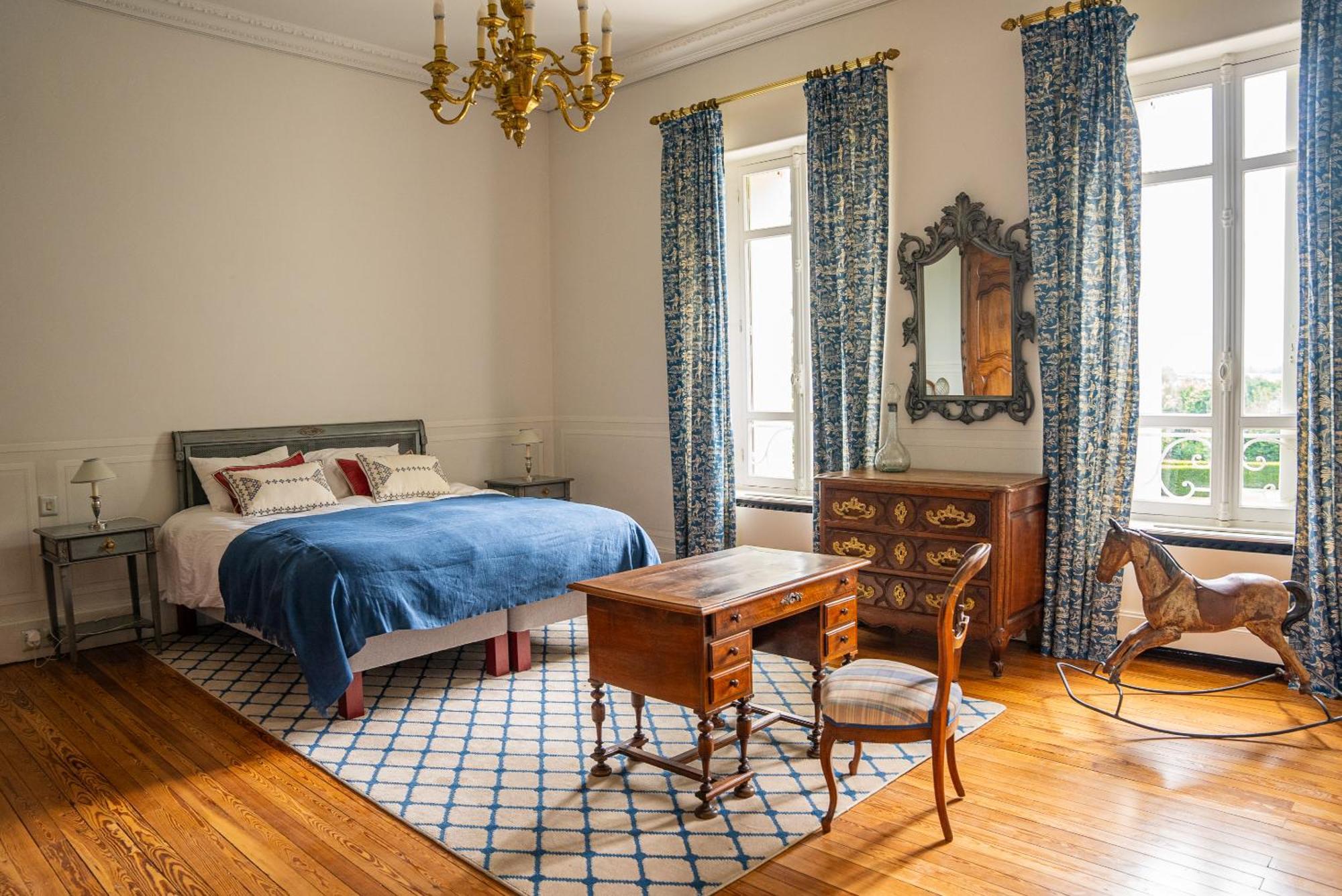 Château de Lussac Lussac (Gironde) Quarto foto