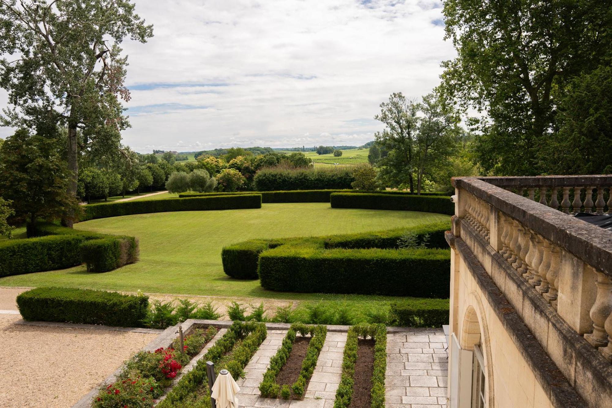 Château de Lussac Lussac (Gironde) Quarto foto