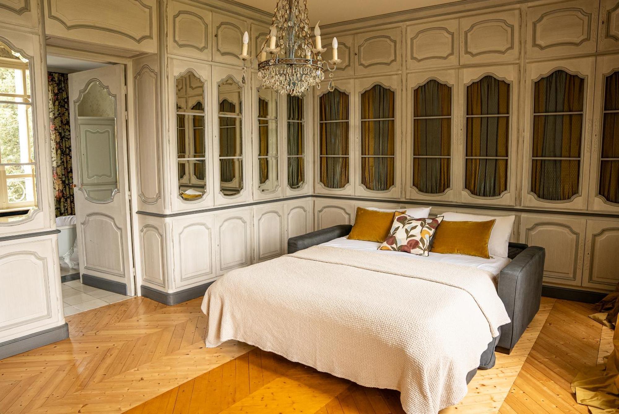 Château de Lussac Lussac (Gironde) Quarto foto