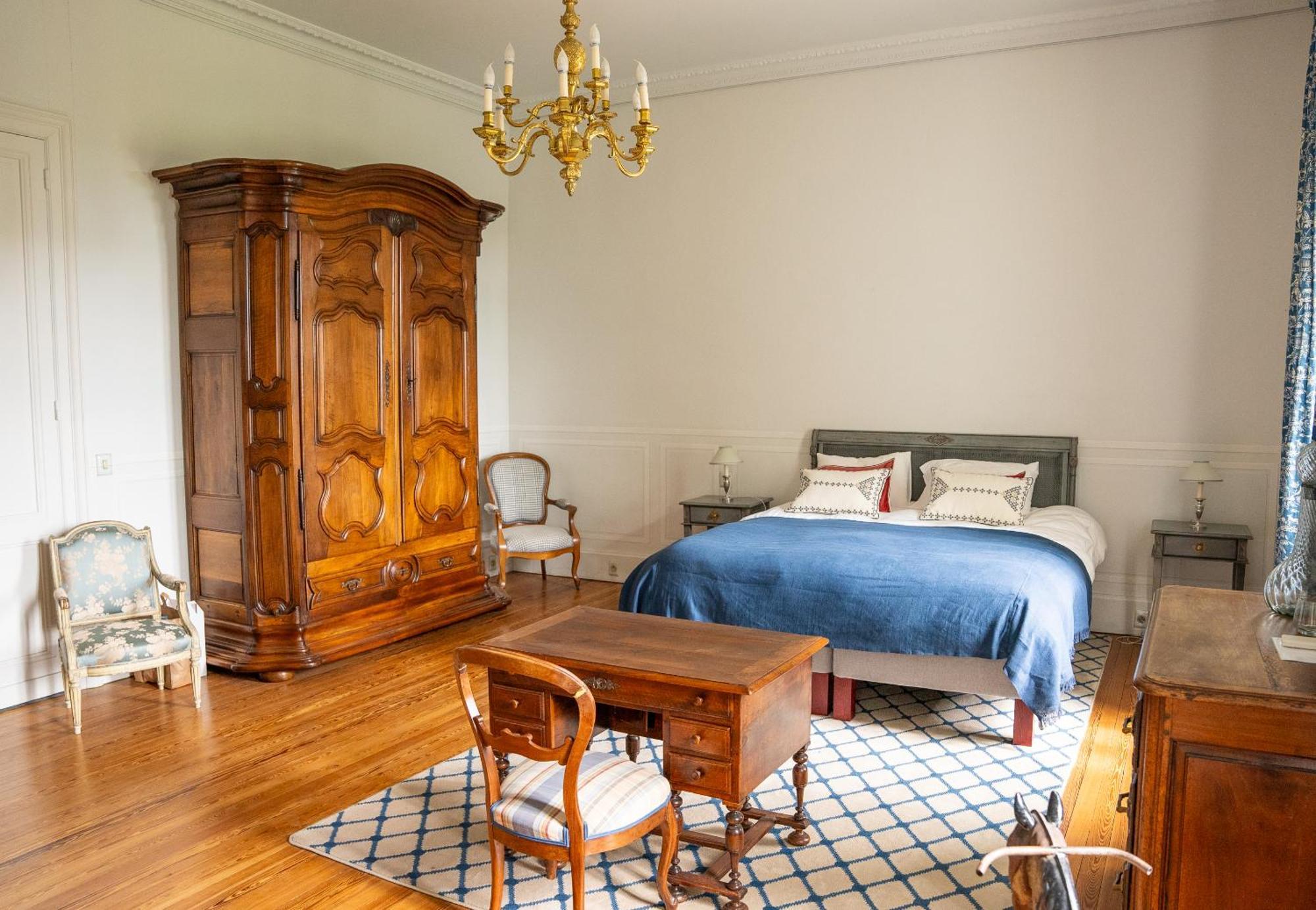 Château de Lussac Lussac (Gironde) Quarto foto