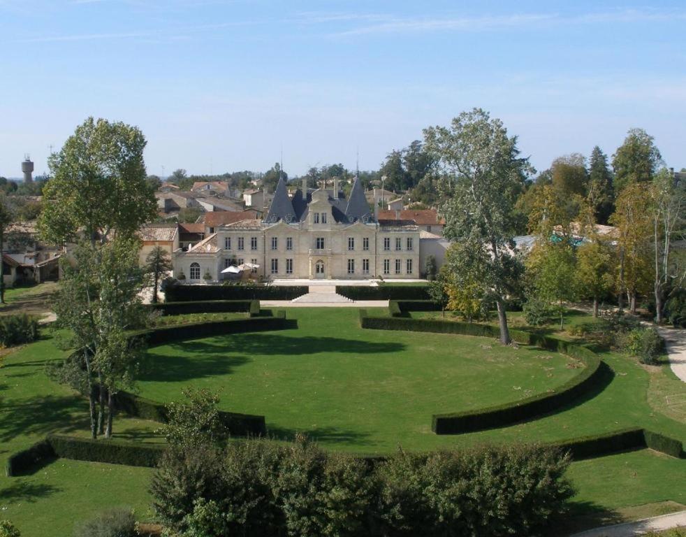Château de Lussac Lussac (Gironde) Exterior foto